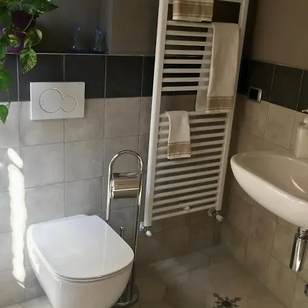 Rosalinda Couette-café Dongo